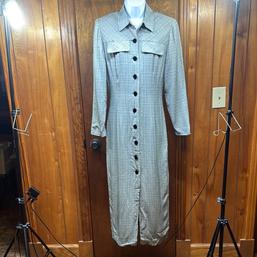 Donna Morgan Black & White Long Sleeve Notched Collar‎ Dress